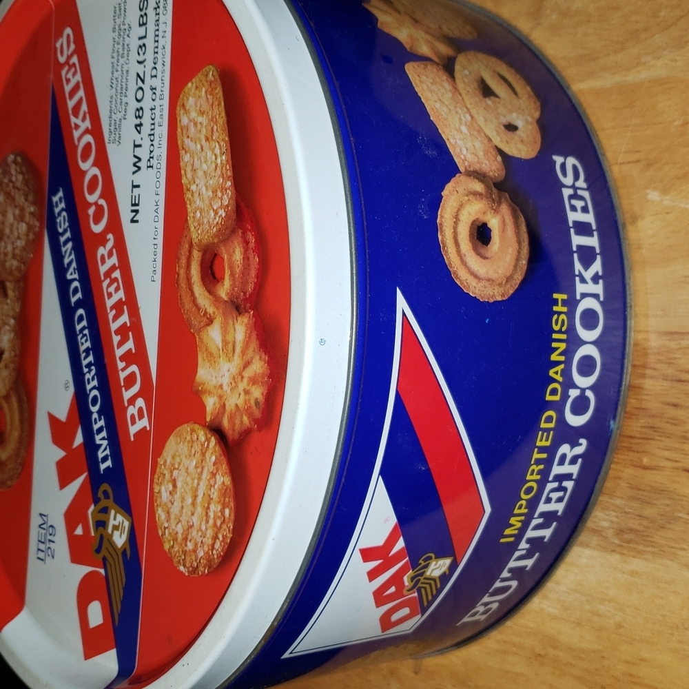 Rare Dak Imported Danish Butter Cookies Empty 48 oz Tin - Picture 8 of 8